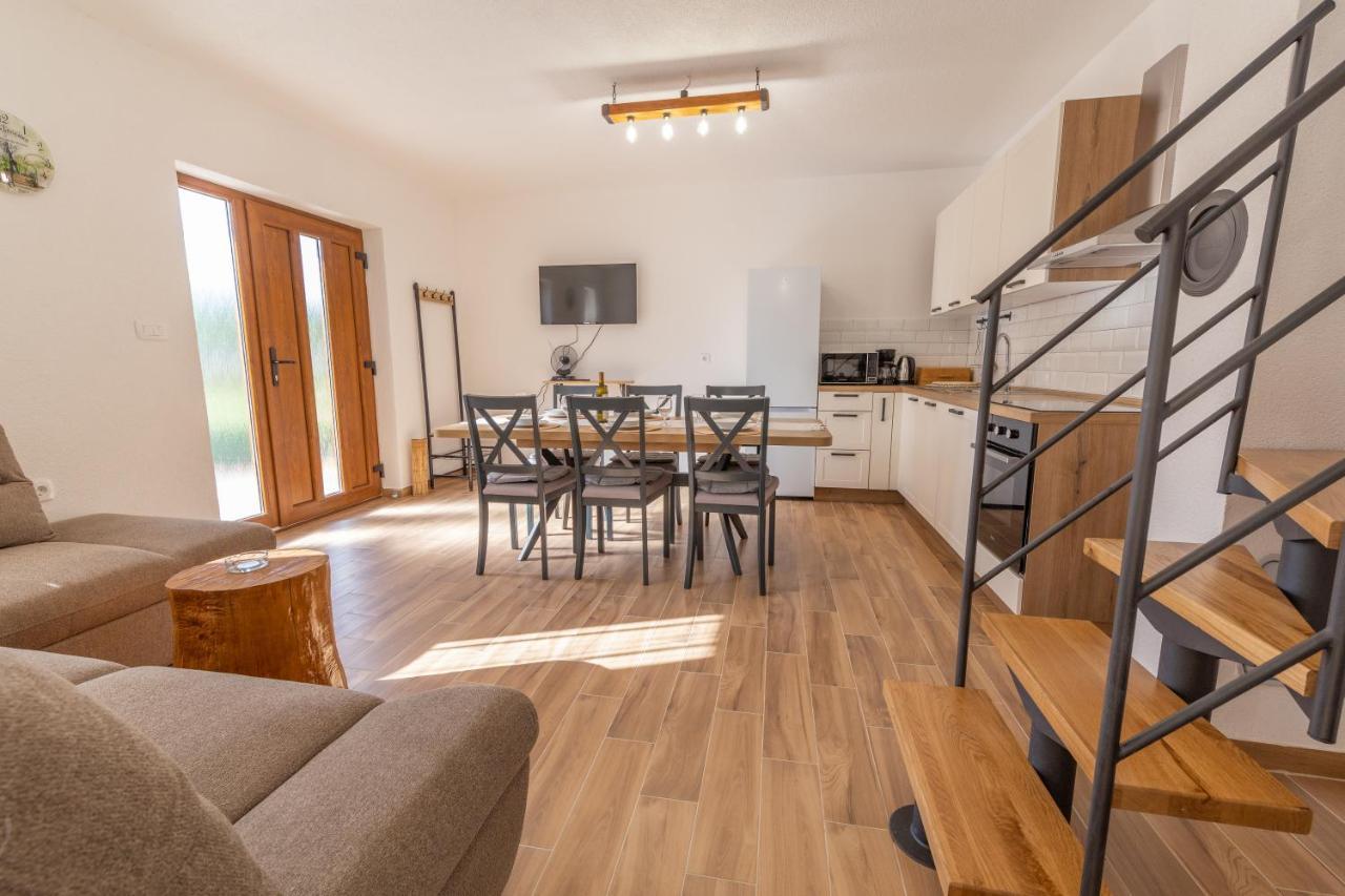 Kuca Trota - Sauna, Hot Tub Otocac Bagian luar foto