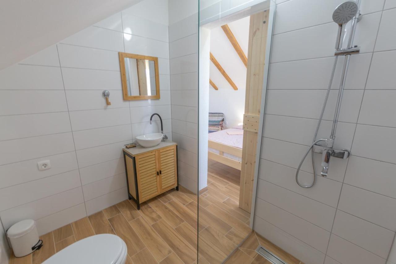 Kuca Trota - Sauna, Hot Tub Otocac Bagian luar foto