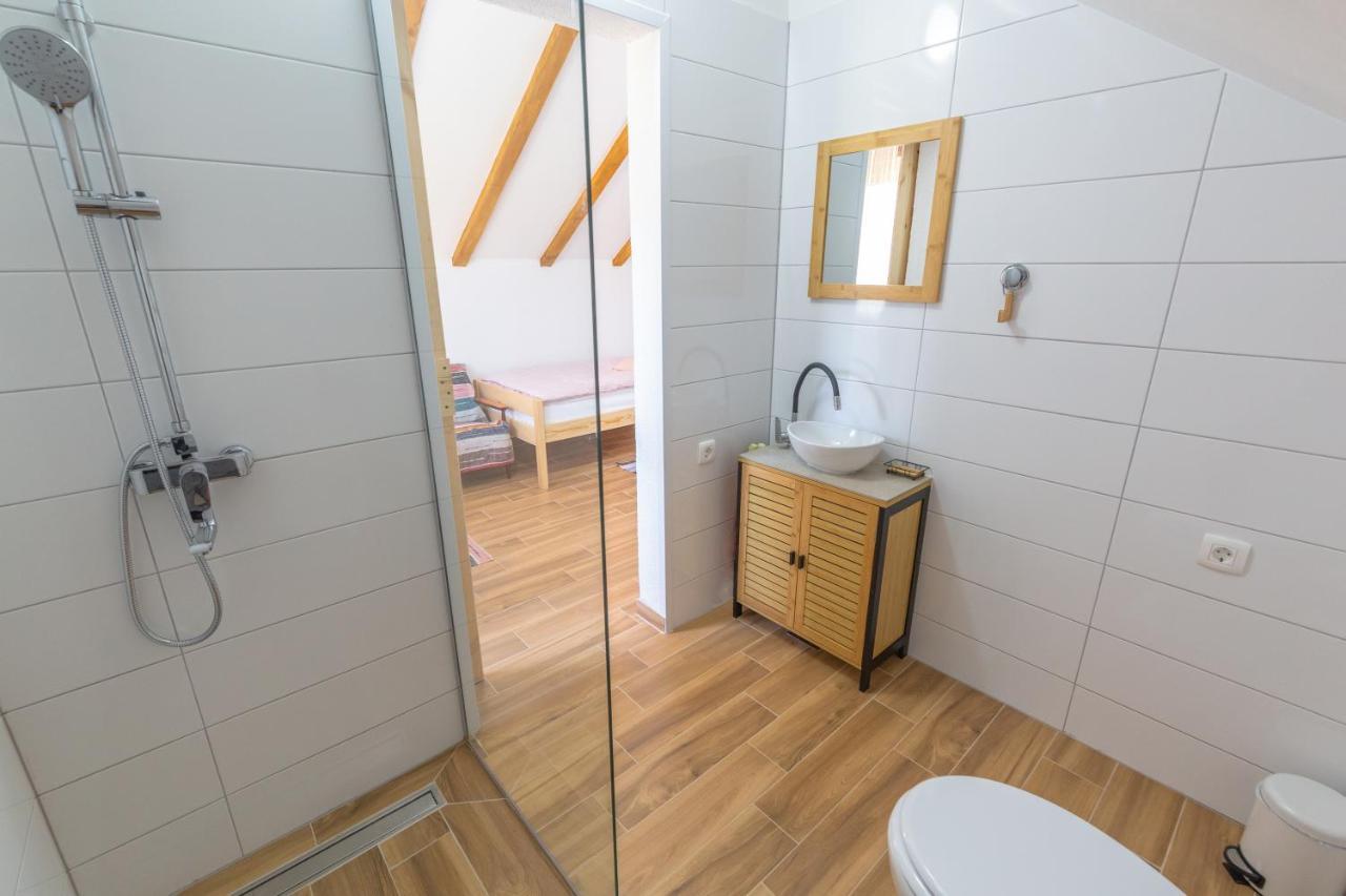 Kuca Trota - Sauna, Hot Tub Otocac Bagian luar foto