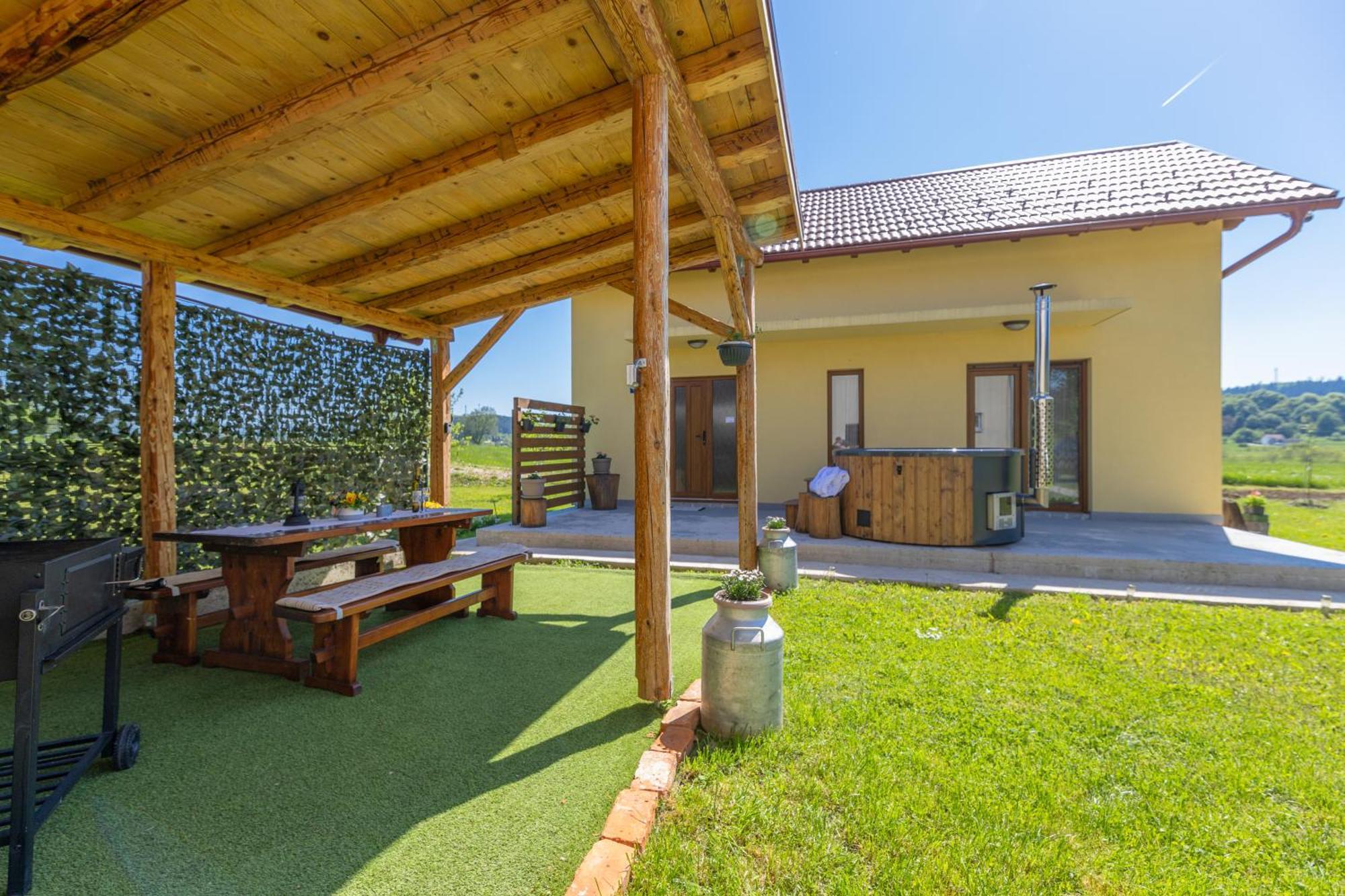 Kuca Trota - Sauna, Hot Tub Otocac Bagian luar foto