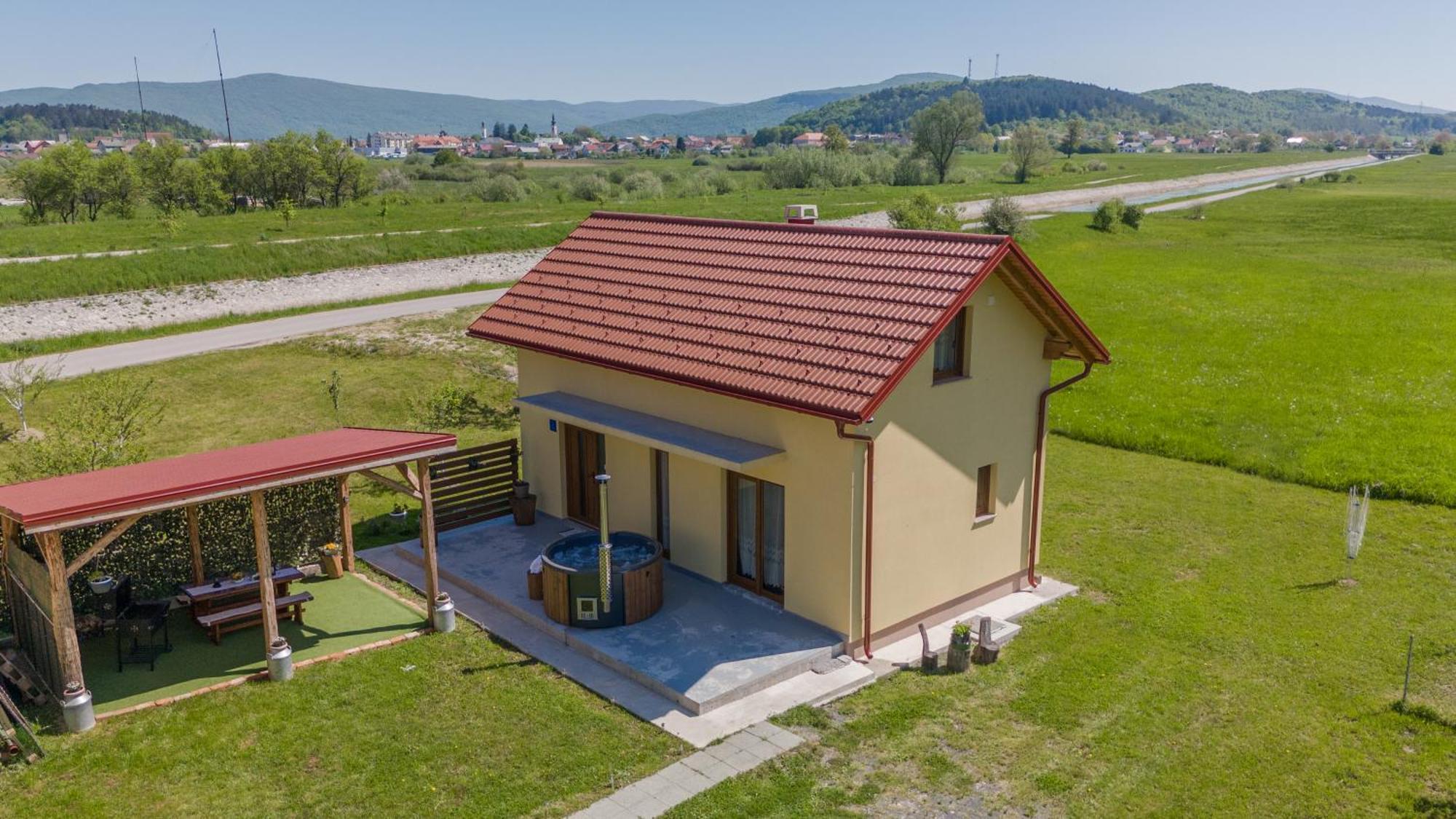 Kuca Trota - Sauna, Hot Tub Otocac Bagian luar foto